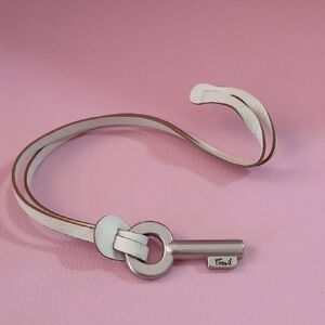 Fossil Silver and Cream Leather Key Holder